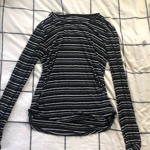 black and white long sleeve tee